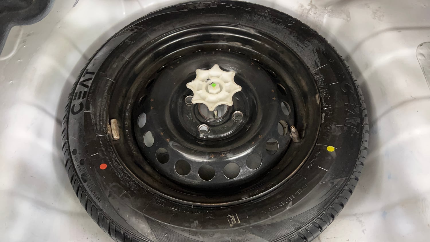 Used 2015 Hyundai Xcent S 1.2 (O) Petrol Manual tyres SPARE TYRE VIEW