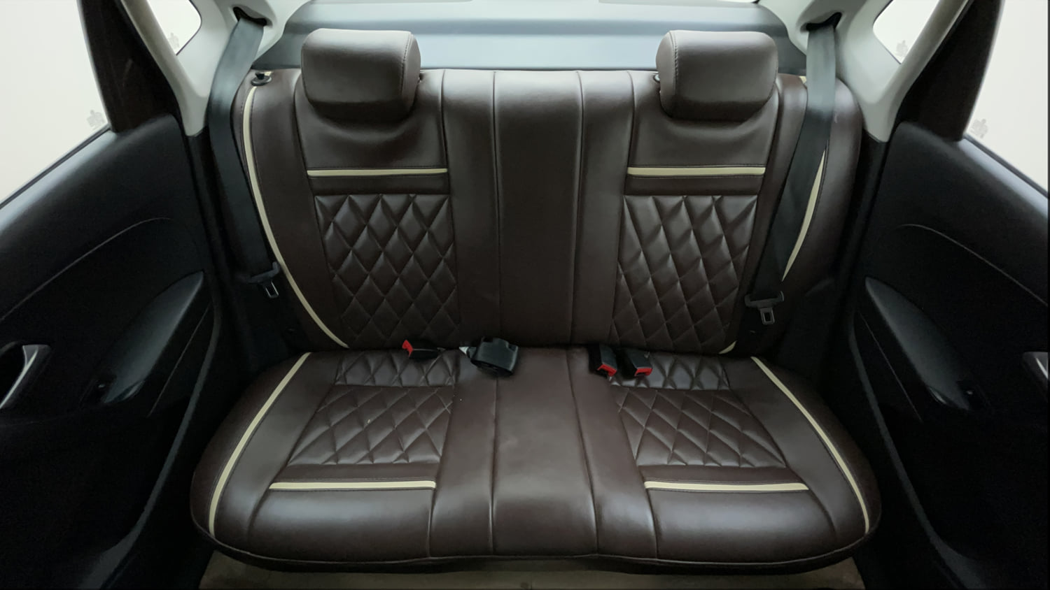 Used 2019 Volkswagen Ameo Comfortline 1.0L (P) Petrol Manual interior REAR SEAT CONDITION VIEW