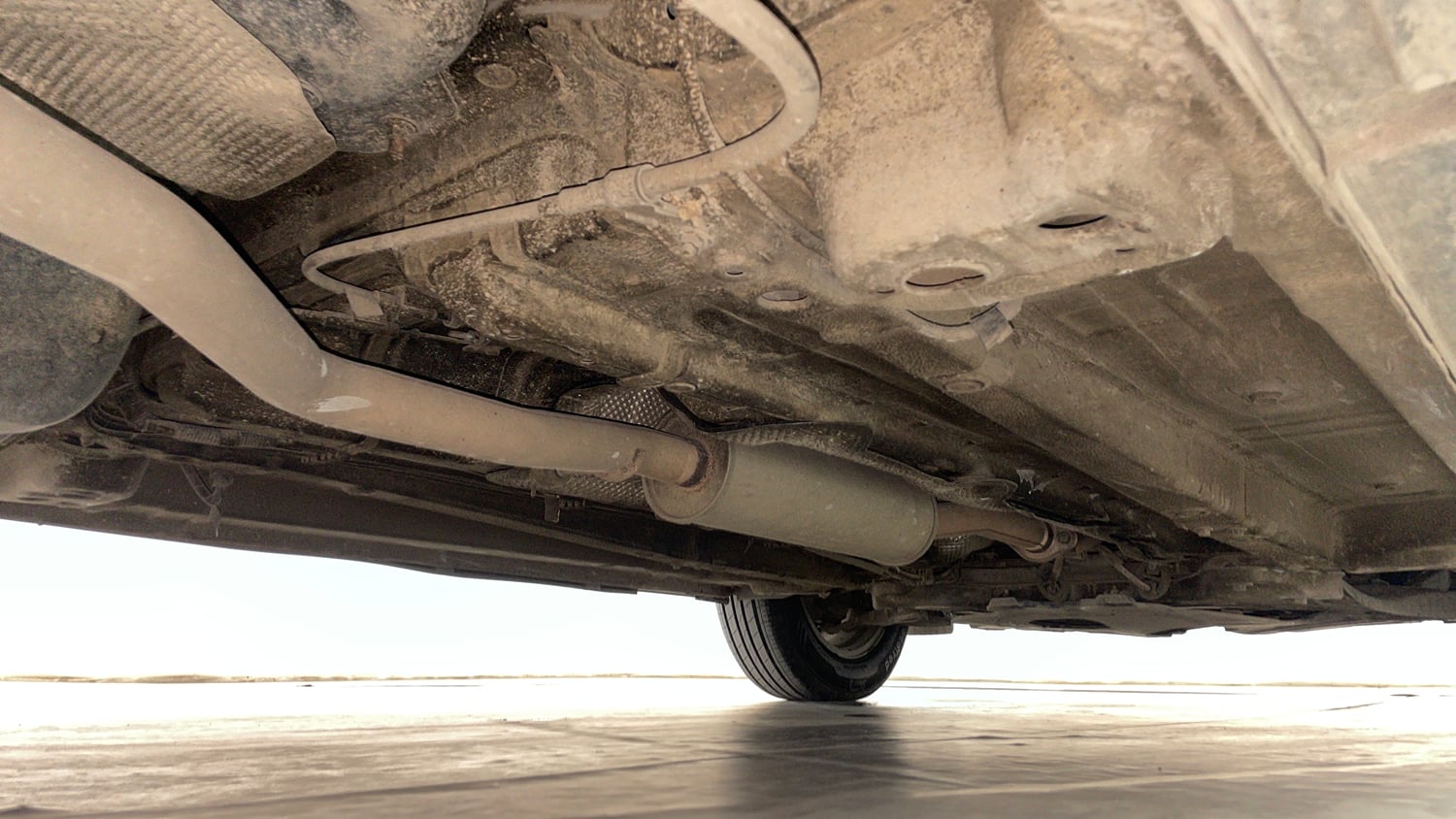 Used 2022 Mahindra XUV 300 W8 (O) 1.5 Diesel AMT Diesel Automatic extra REAR RIGHT UNDERBODY VIEW