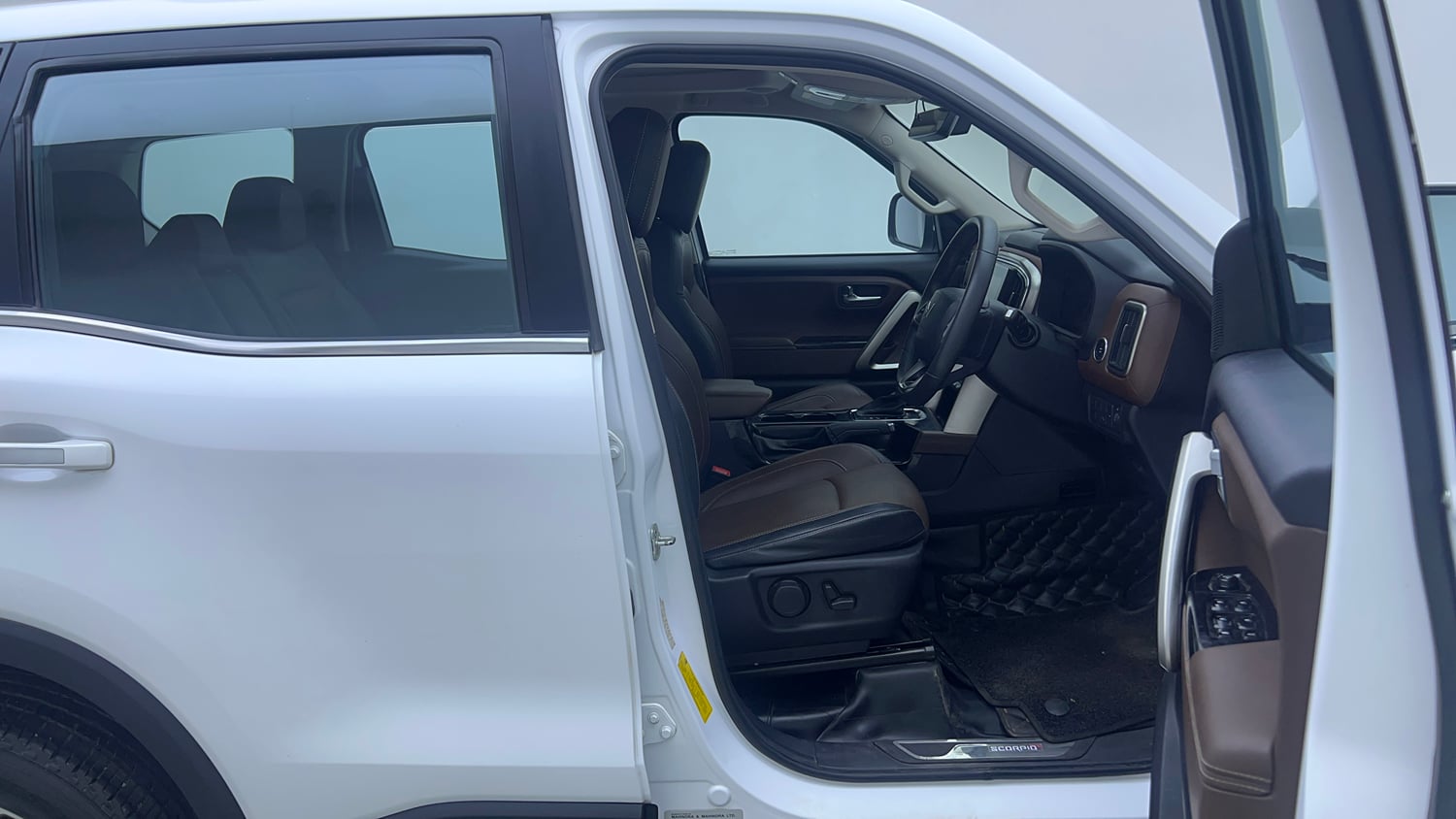 Used 2024 Mahindra Scorpio N Z8 L Diesel AT 2WD 7 STR Diesel Automatic interior RIGHT SIDE FRONT DOOR CABIN VIEW