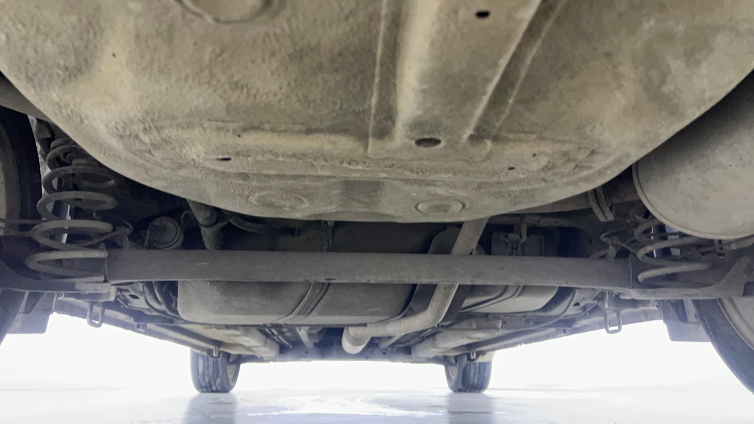 Used 2015 Maruti Suzuki Ciaz ZXi Petrol Manual extra REAR UNDERBODY VIEW (TAKEN FROM REAR)