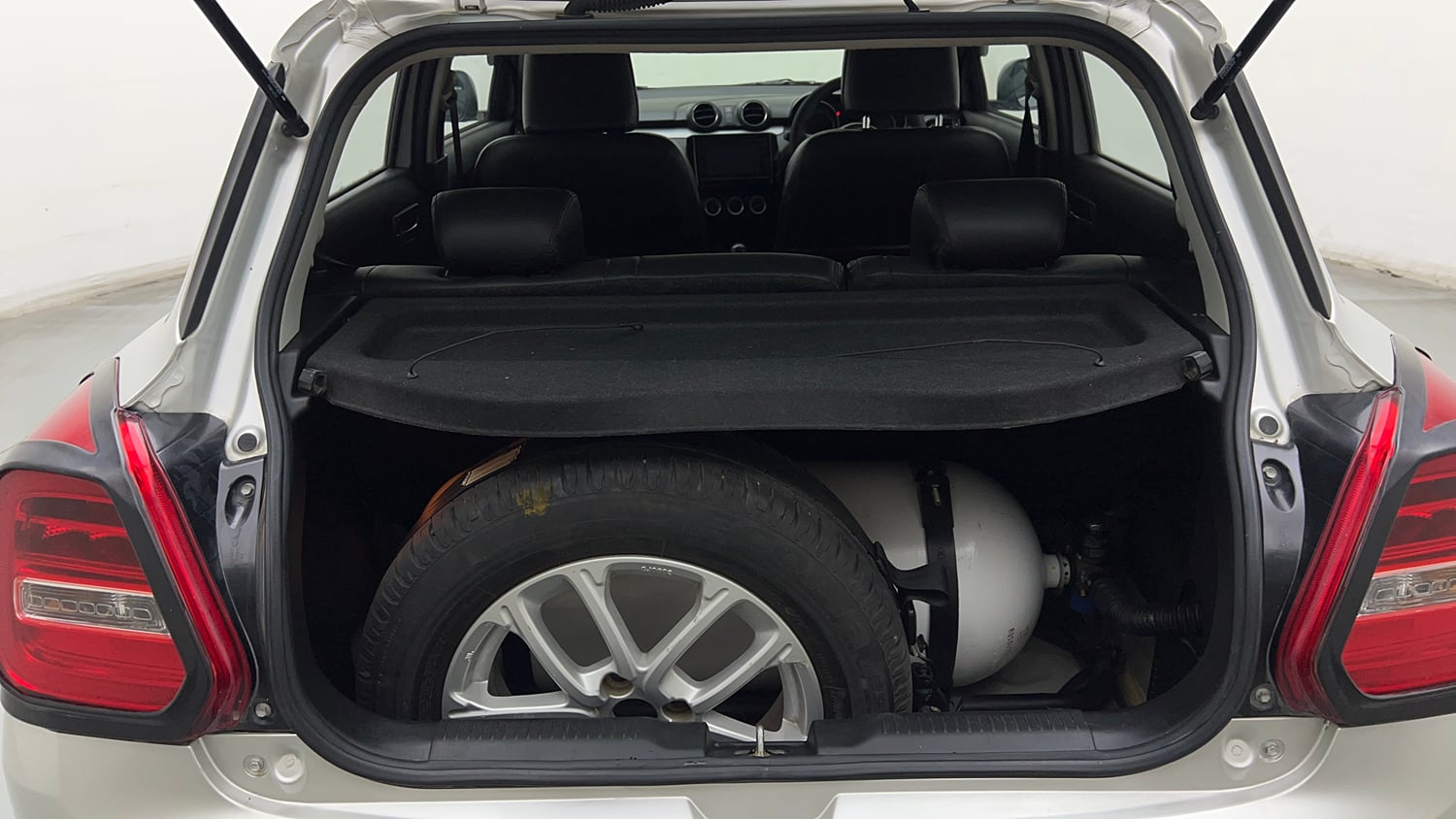 Used 2023 Maruti Suzuki Swift ZXi CNG Cng Manual interior DICKY INSIDE VIEW