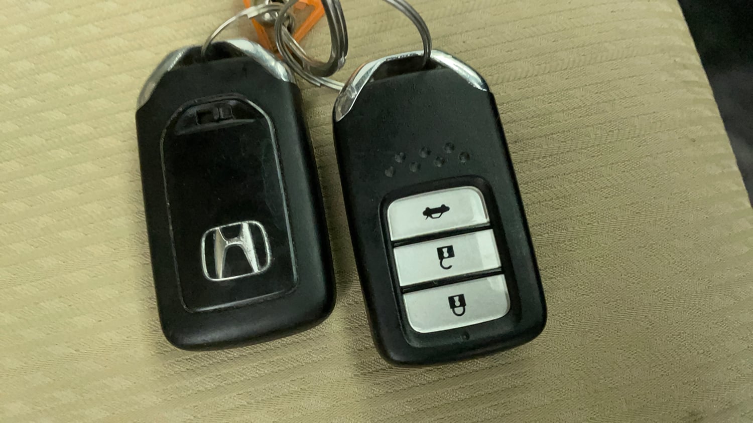 Used 2017 Honda City V Petrol Manual extra CAR KEY VIEW