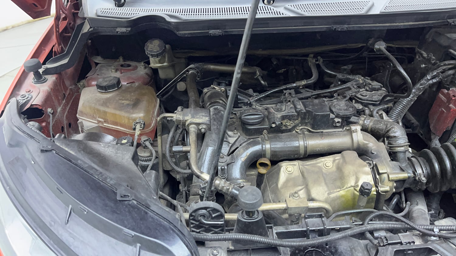 Used 2017 Ford EcoSport Trend+ 1.5L TDCi Diesel Manual engine ENGINE RIGHT SIDE VIEW