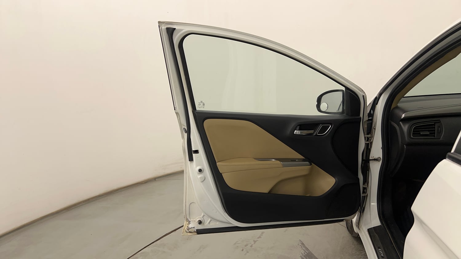 Used 2017 Honda City ZX CVT Petrol Petrol Automatic interior LEFT FRONT DOOR OPEN VIEW