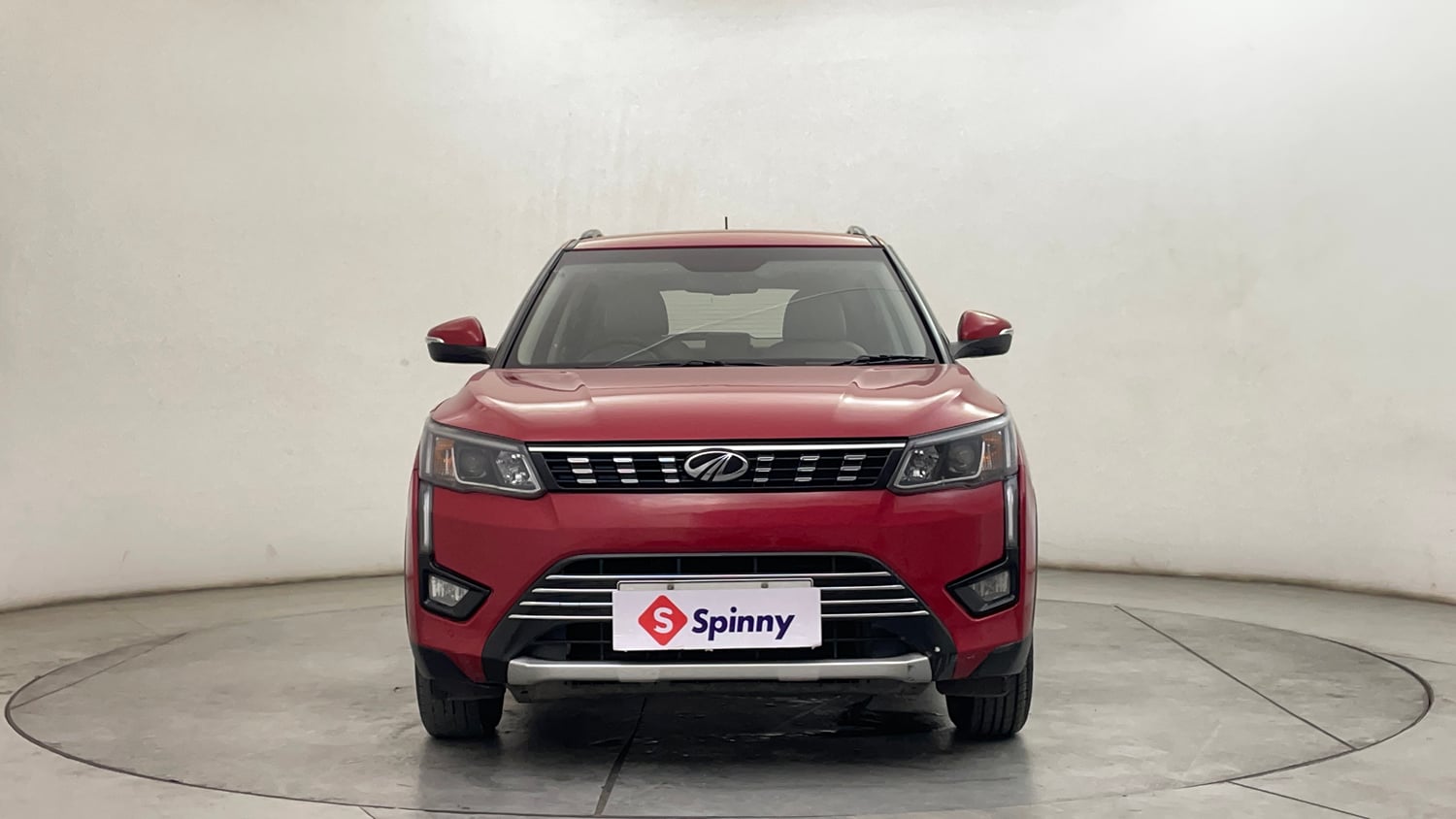 Used 2022 Mahindra XUV 300 W8 (O) 1.5 Diesel AMT Diesel Automatic exterior FRONT VIEW