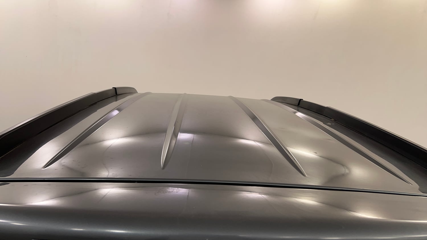 Used 2016 Mahindra XUV500 W4 Diesel Manual exterior EXTERIOR ROOF VIEW