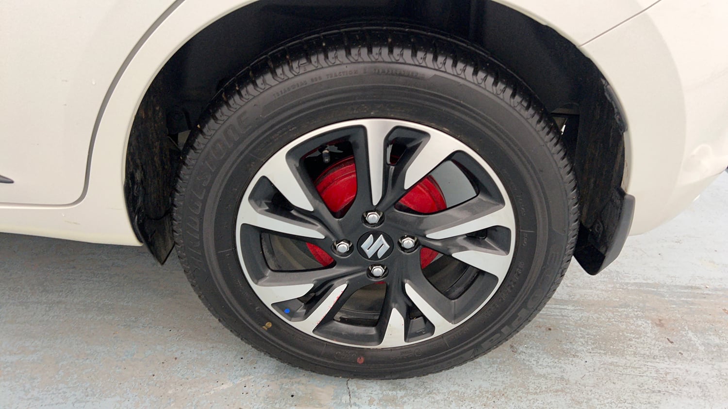 Used 2025 Maruti Suzuki Swift ZXi Plus Petrol Manual tyres LEFT REAR TYRE RIM VIEW