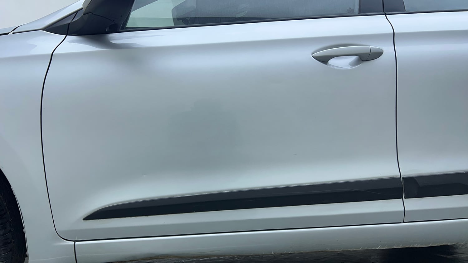 Used 2015 Hyundai Elite i20 Sportz 1.2 Petrol Manual dents MINOR SCRATCH