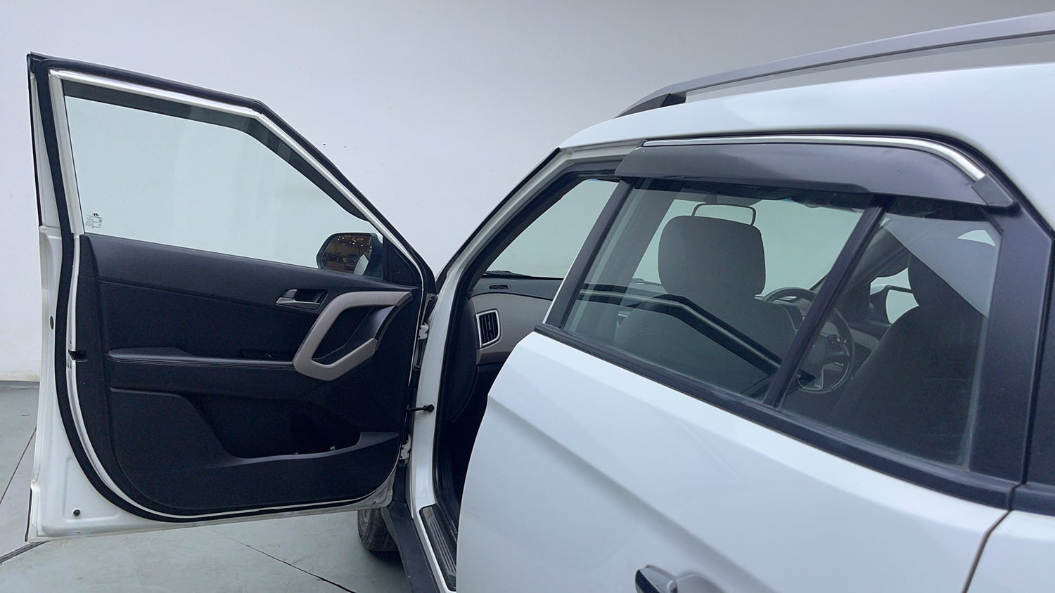 Used 2017 Hyundai Creta SX 1.6 CRDI (O) Diesel Manual interior LEFT FRONT DOOR OPEN VIEW