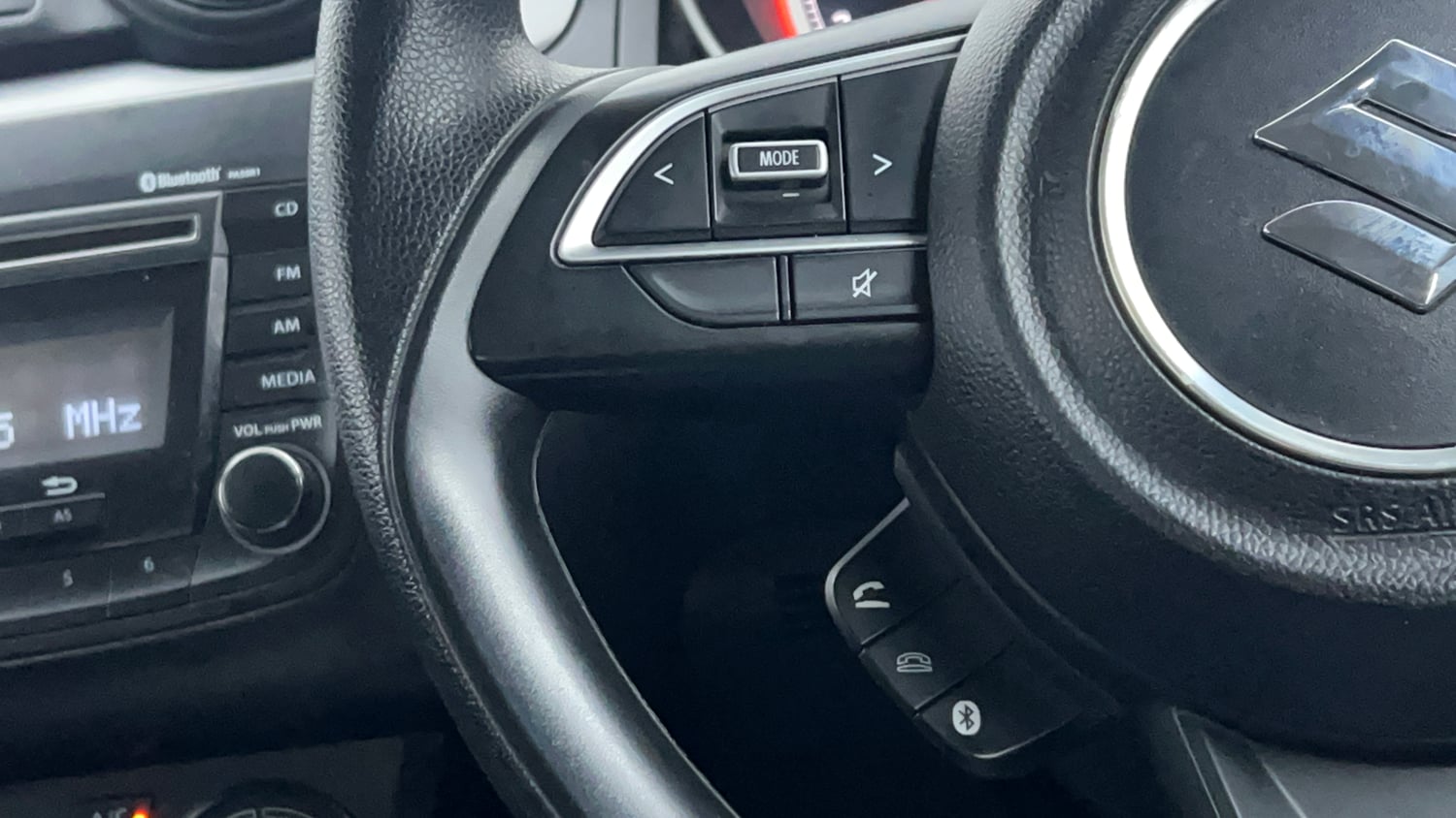 Used 2020 Maruti Suzuki Swift VXi Petrol Manual top_features Steering mounted controls