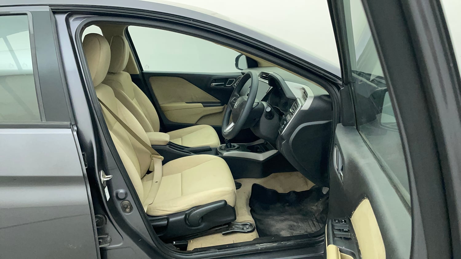 Used 2017 Honda City V Petrol Manual interior RIGHT SIDE FRONT DOOR CABIN VIEW