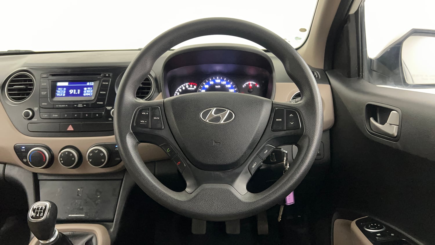 Used 2015 Hyundai Xcent S 1.2 (O) Petrol Manual interior STEERING VIEW
