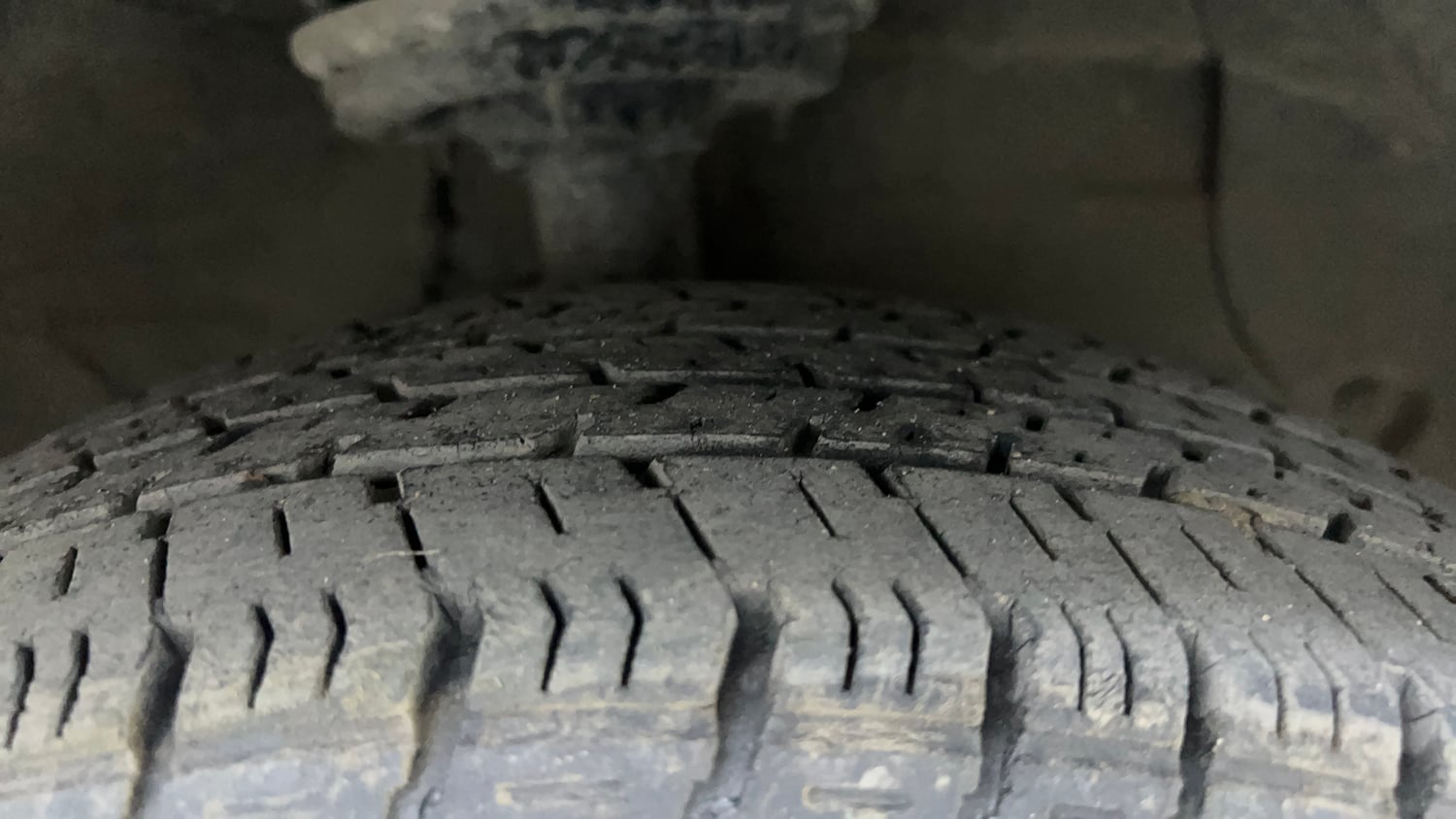 Used 2016 Hyundai Grand i10 Sportz 1.2 Kappa VTVT Petrol Manual tyres RIGHT FRONT TYRE TREAD VIEW