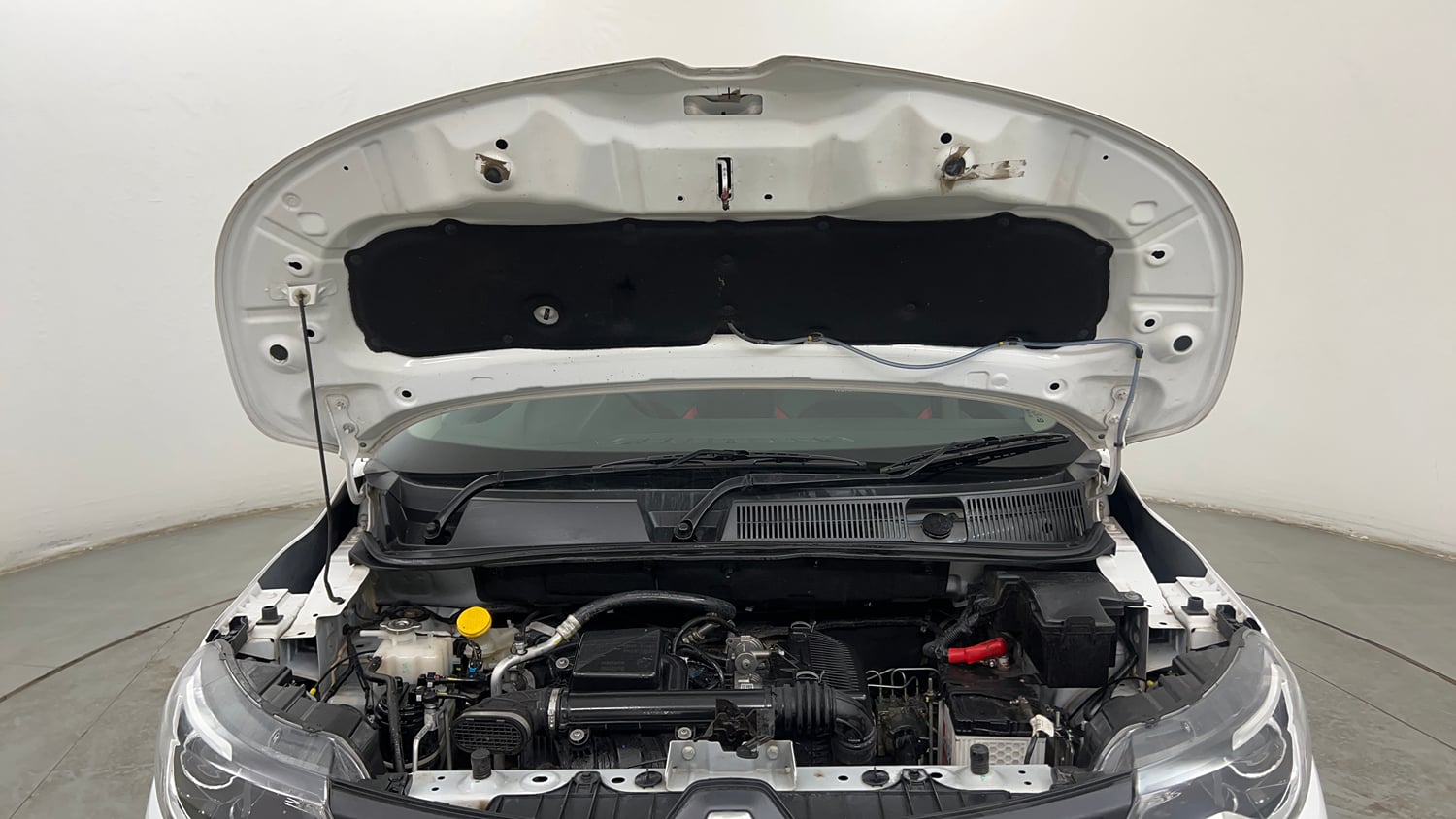 Used 2025 Renault Triber RXL Petrol Manual engine ENGINE & BONNET OPEN FRONT VIEW