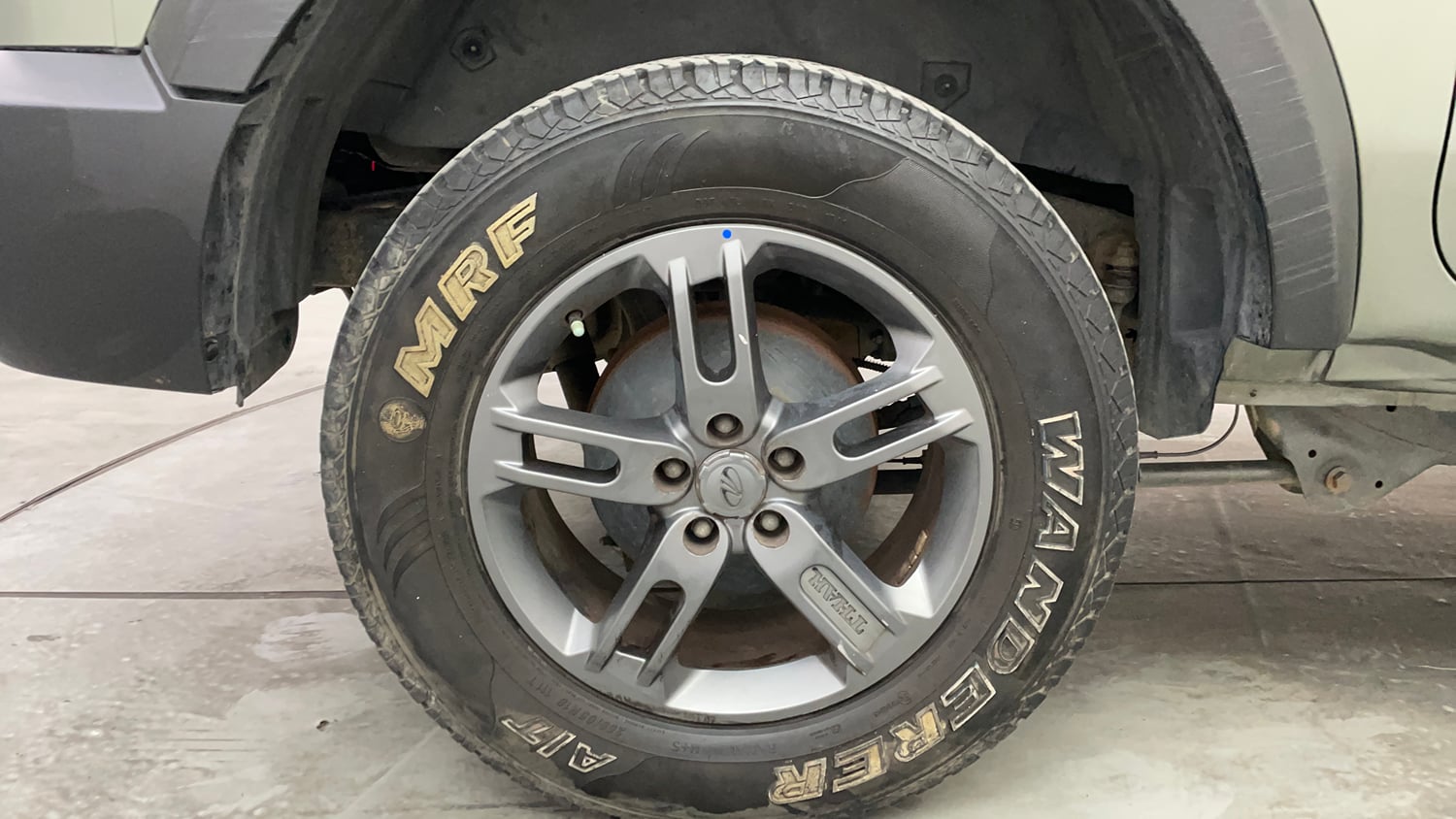 Used 2021 mahindra Thar LX Hard Top Petrol AT 4WD Petrol Automatic tyres RIGHT REAR TYRE RIM VIEW