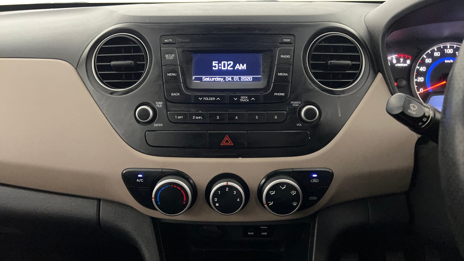 Used 2019 Hyundai Grand i10 Magna 1.2 Kappa VTVT Petrol Manual interior MUSIC SYSTEM & AC CONTROL VIEW