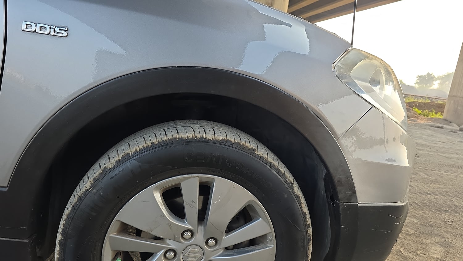 Used 2016 Maruti Suzuki S-Cross Alpha 1.6 Diesel Manual tyres RIGHT FRONT TYRE TREAD VIEW