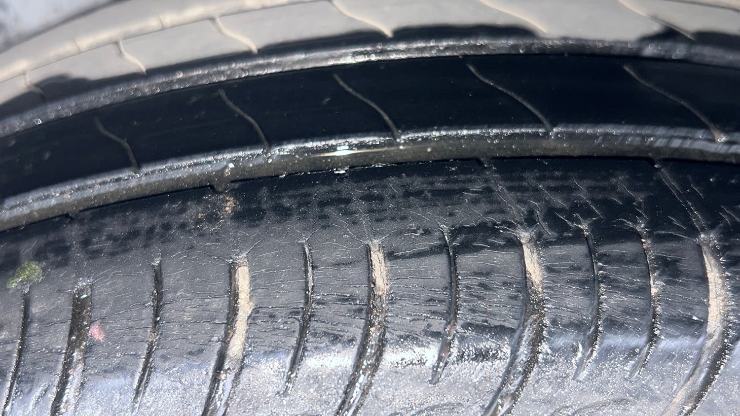 Used 2015 Maruti Suzuki Swift Dzire ZXI Petrol Manual tyres LEFT REAR TYRE TREAD VIEW