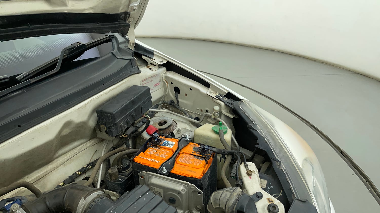Used 2020 Maruti Suzuki Alto 800 LXi Petrol Manual engine ENGINE LEFT SIDE HINGE & APRON VIEW