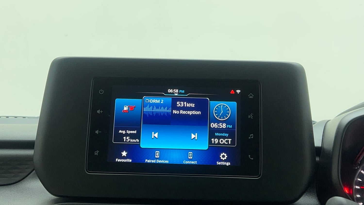 Used 2025 Maruti Suzuki Swift VXi CNG Cng Manual top_features Touch screen infotainment system