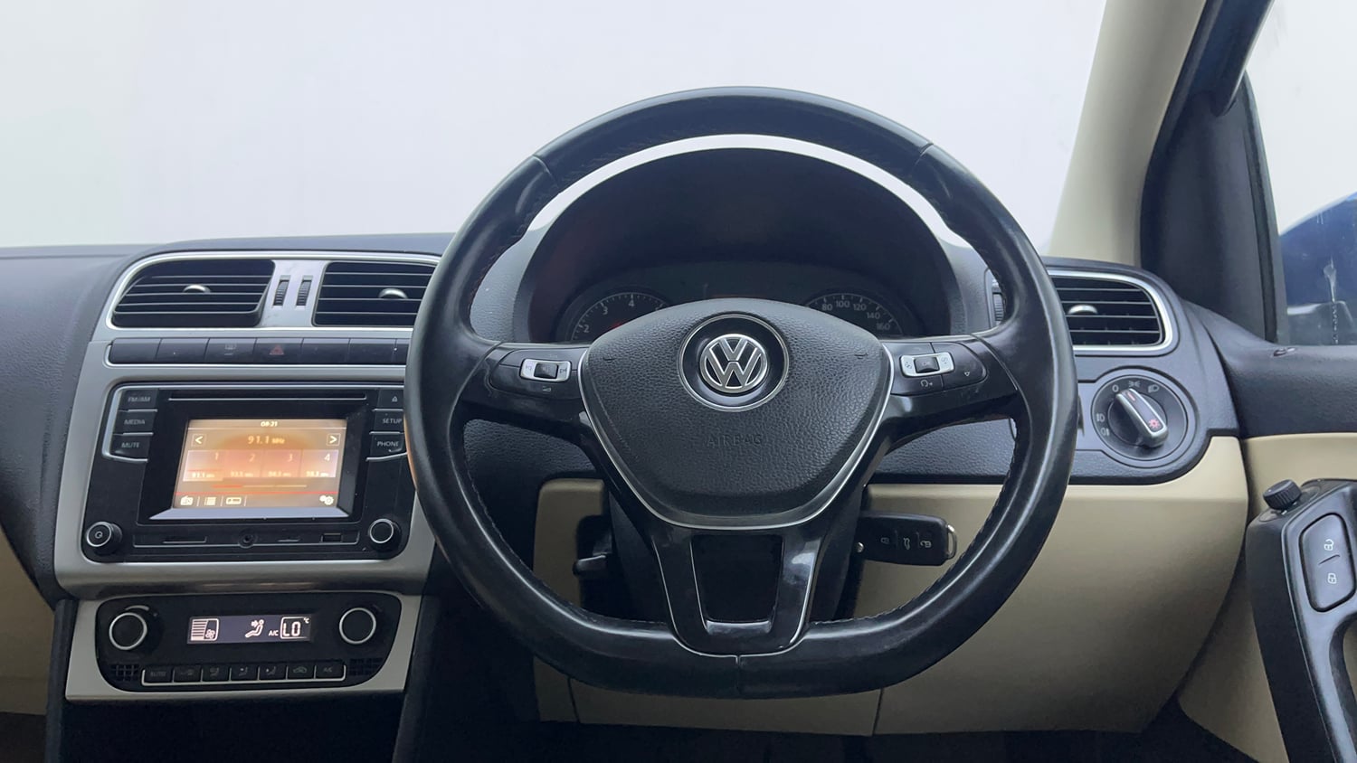 Used 2016 Volkswagen Ameo Highline1.2L (P) Petrol Manual interior STEERING VIEW