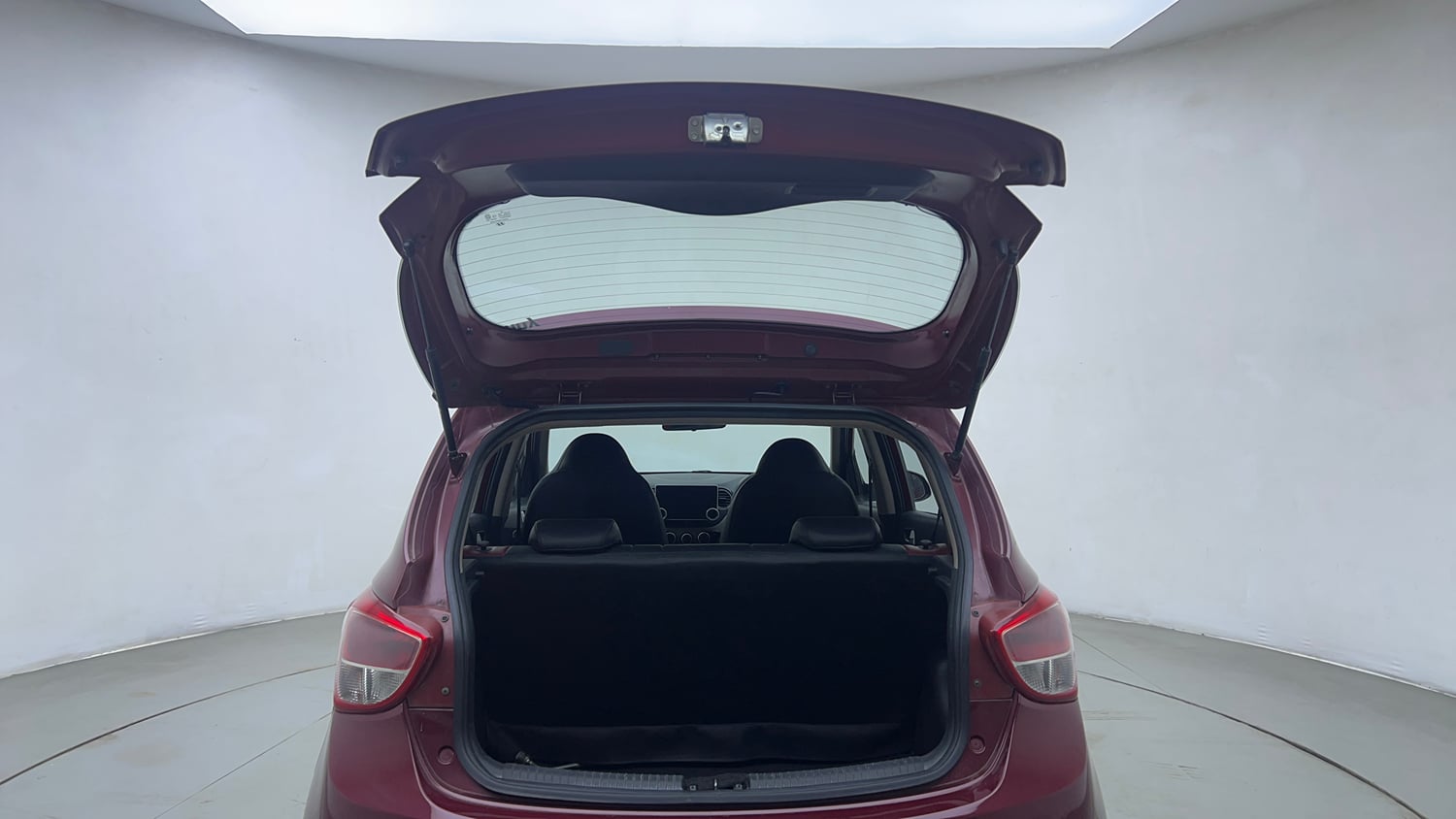 Used 2016 Hyundai Grand i10 Asta AT 1.2 Kappa VTVT Petrol Automatic interior DICKY DOOR OPEN VIEW