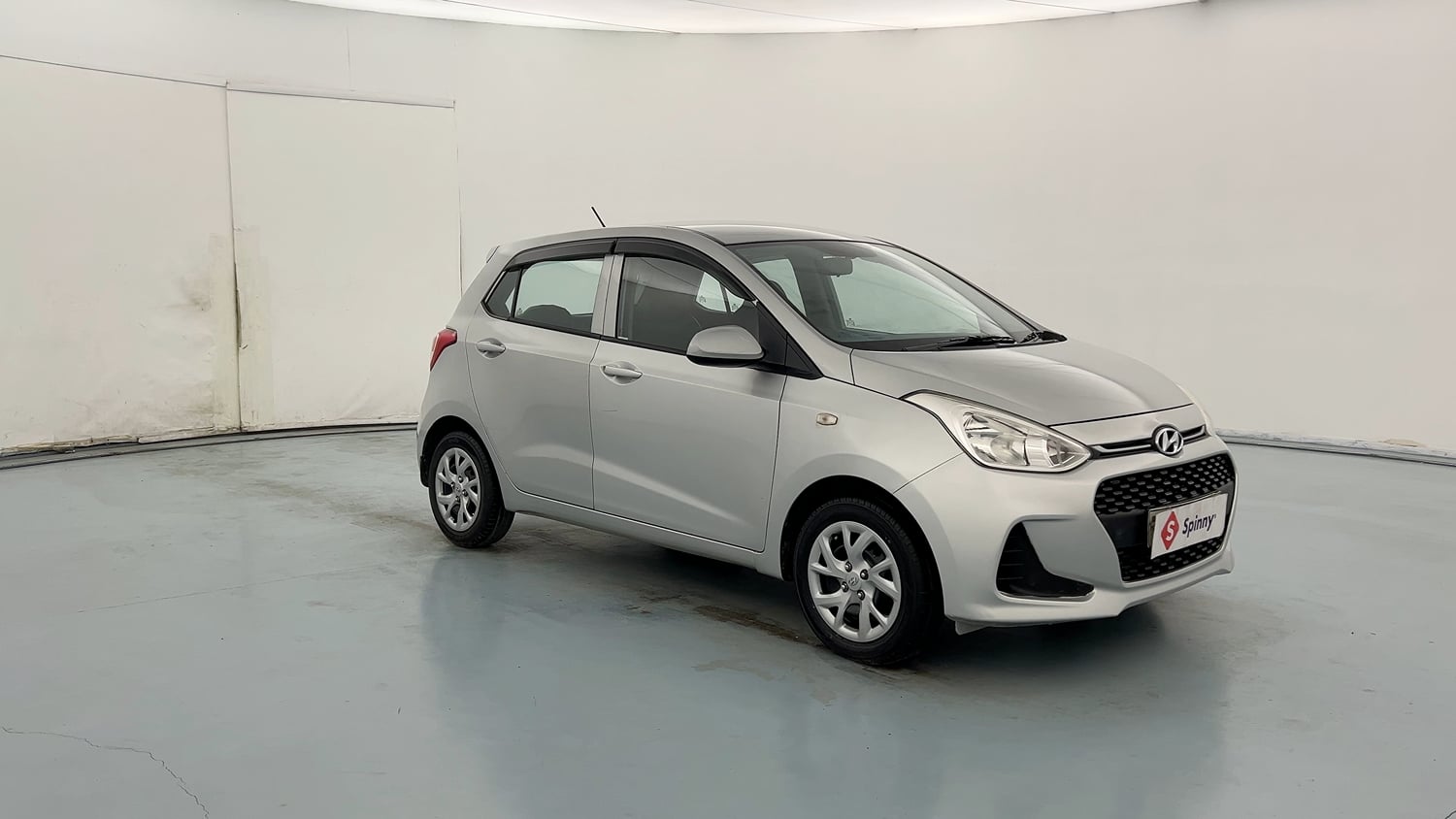 Used 2019 Hyundai Grand i10 Magna 1.2 Kappa VTVT Petrol Manual exterior RIGHT FRONT CORNER VIEW