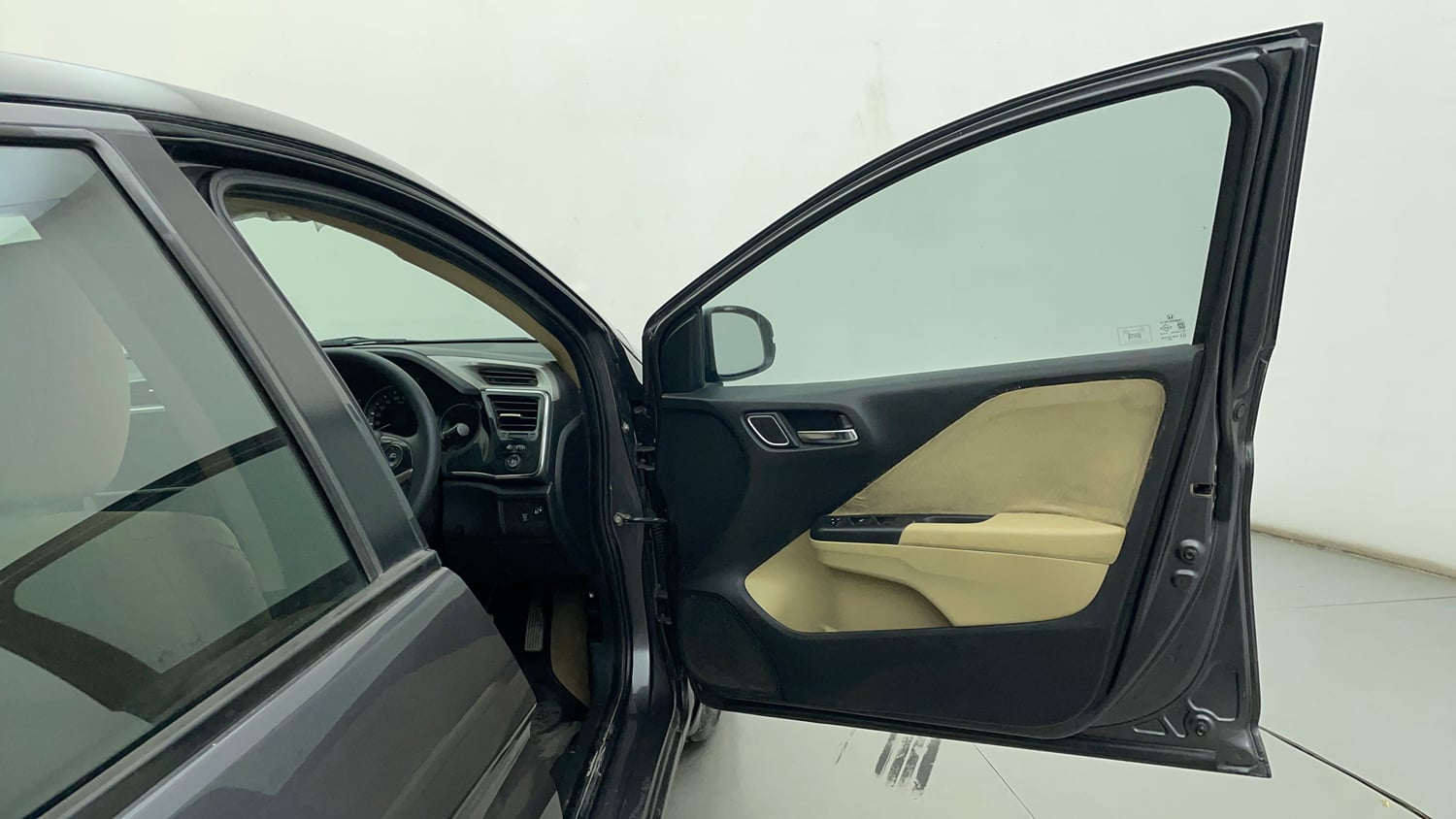 Used 2017 Honda City V Petrol Manual interior RIGHT FRONT DOOR OPEN VIEW