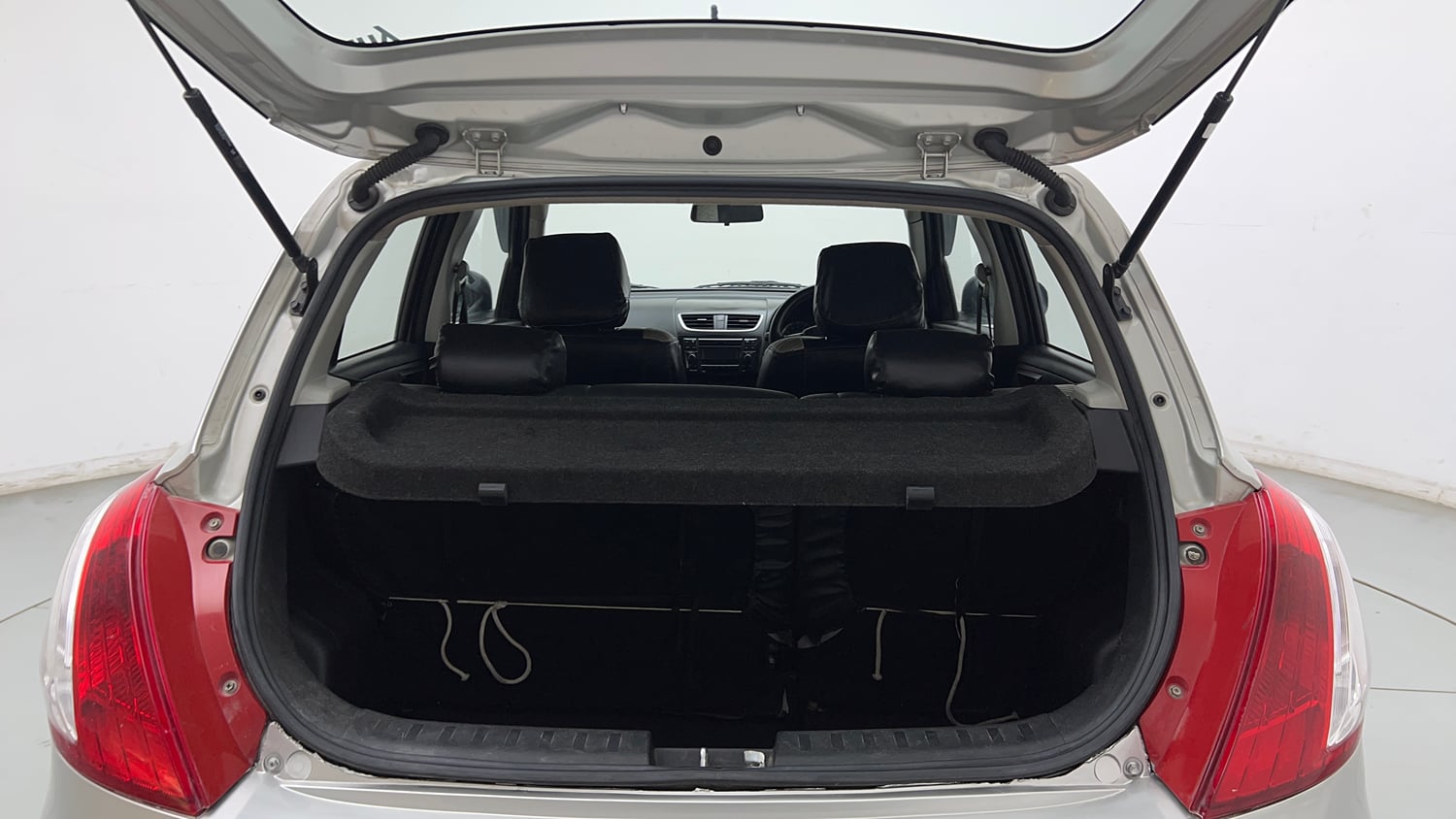 Used 2015 Maruti Suzuki Swift VXi Petrol Manual interior DICKY INSIDE VIEW