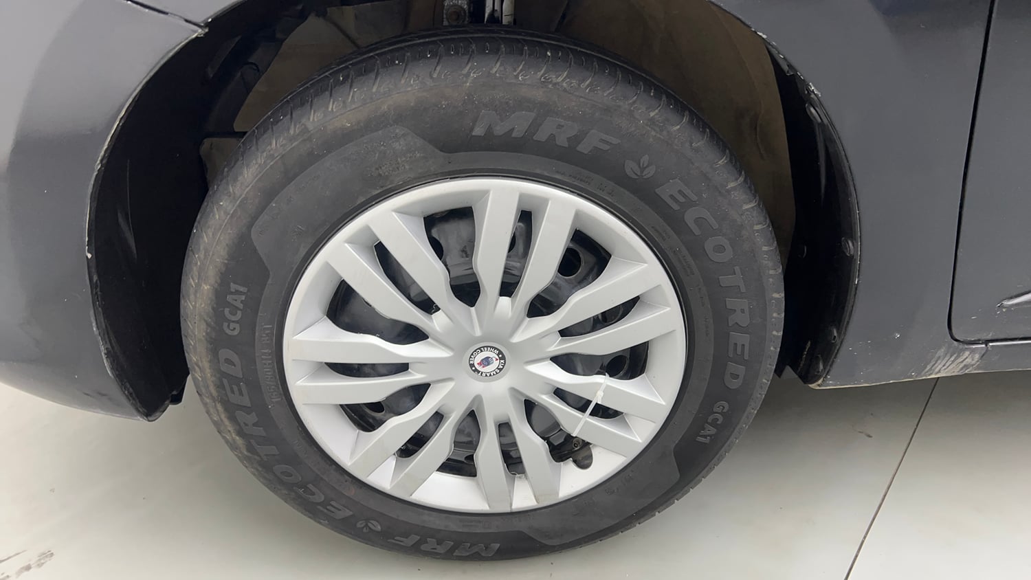 Used 2025 Maruti Suzuki Swift VXi CNG Cng Manual tyres LEFT FRONT TYRE RIM VIEW