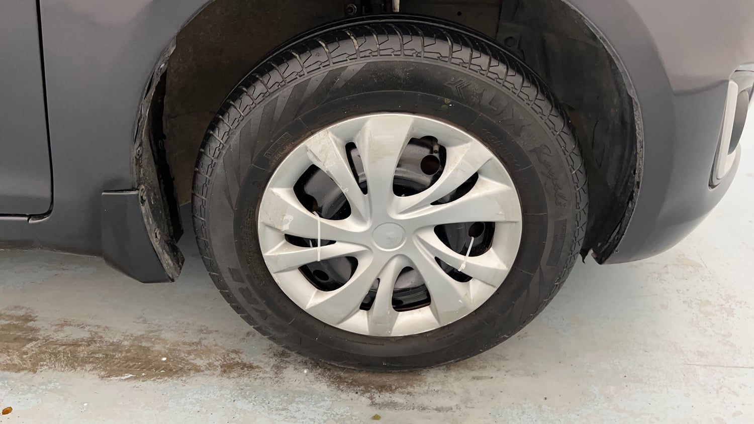 Used 2017 Maruti Suzuki Swift VXi Petrol Manual tyres RIGHT FRONT TYRE RIM VIEW