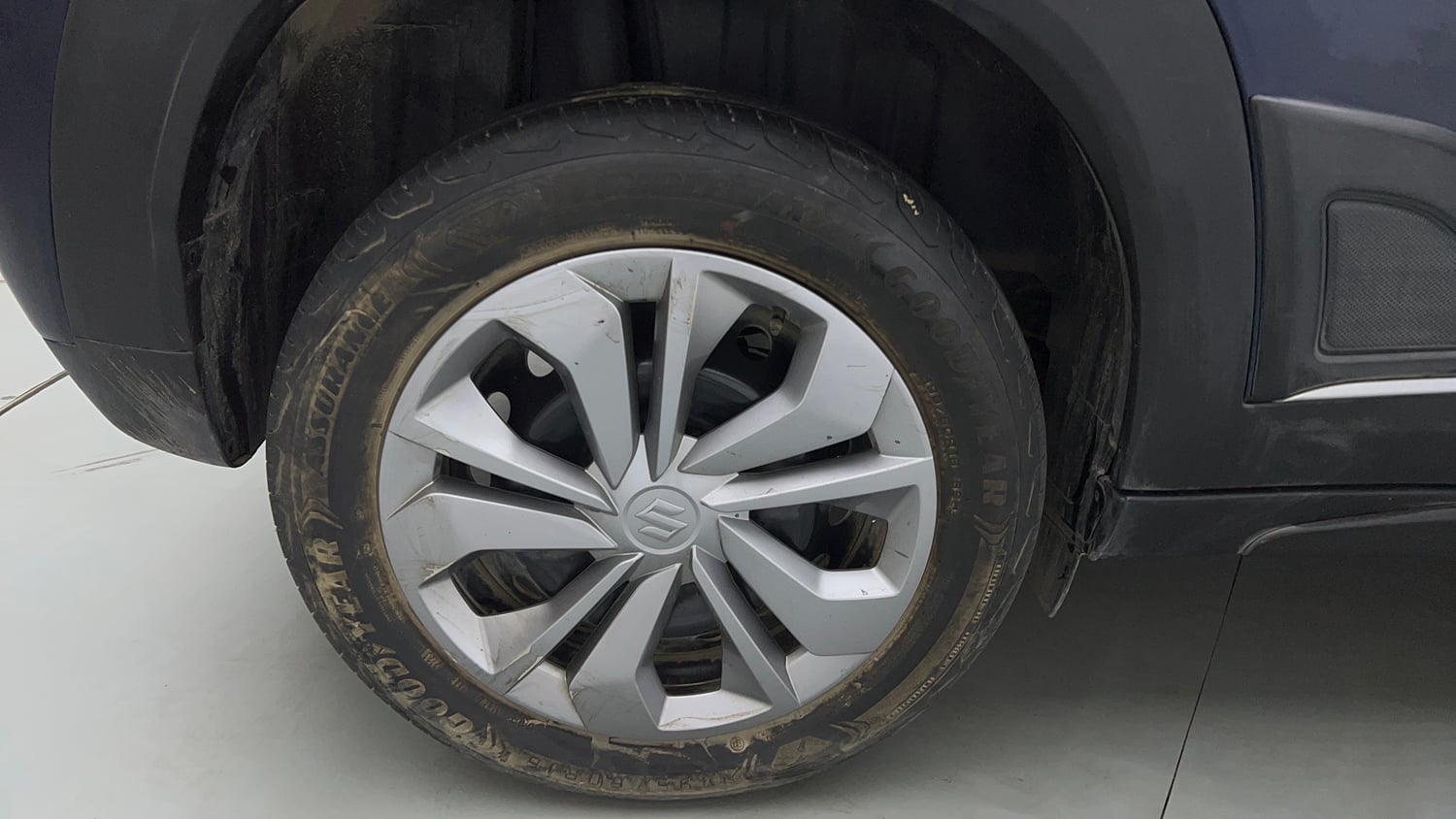 Used 2023 Maruti Suzuki Fronx Delta 1.2L MT Petrol Manual tyres RIGHT REAR TYRE RIM VIEW