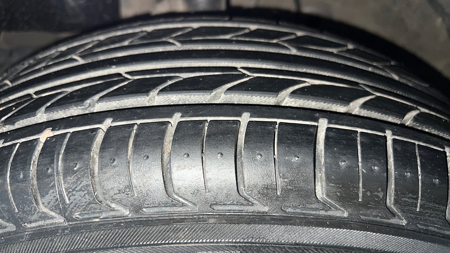 Used 2015 Honda City V Petrol Manual tyres LEFT FRONT TYRE TREAD VIEW