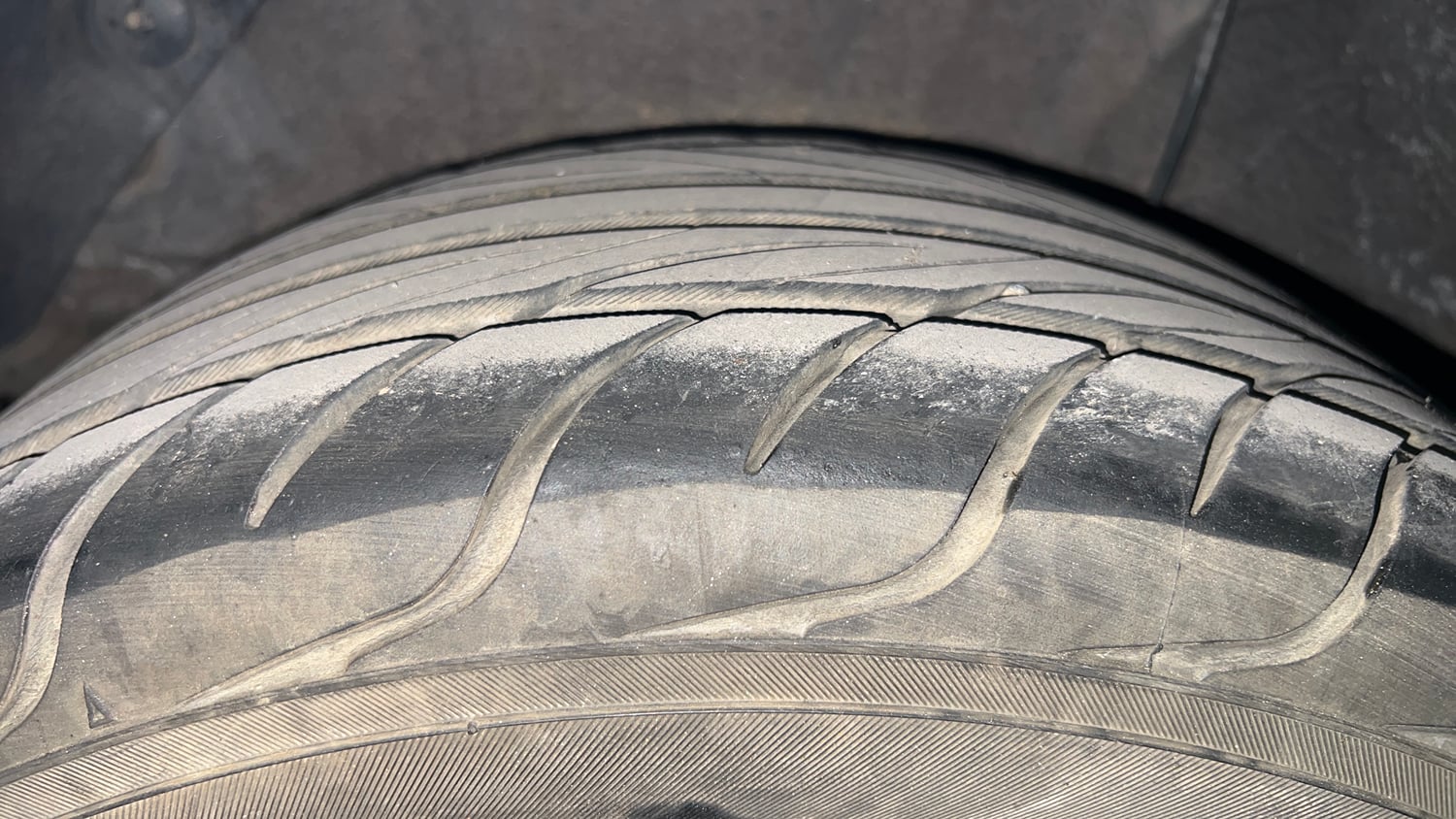 Used 2012 Hyundai i20 Asta 1.4 CRDI Diesel Manual tyres RIGHT REAR TYRE TREAD VIEW