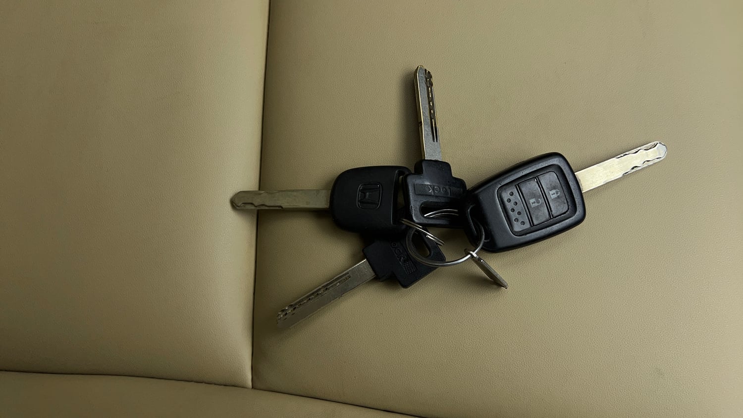 Used 2015 Honda Jazz S MT Petrol Manual extra CAR KEY VIEW