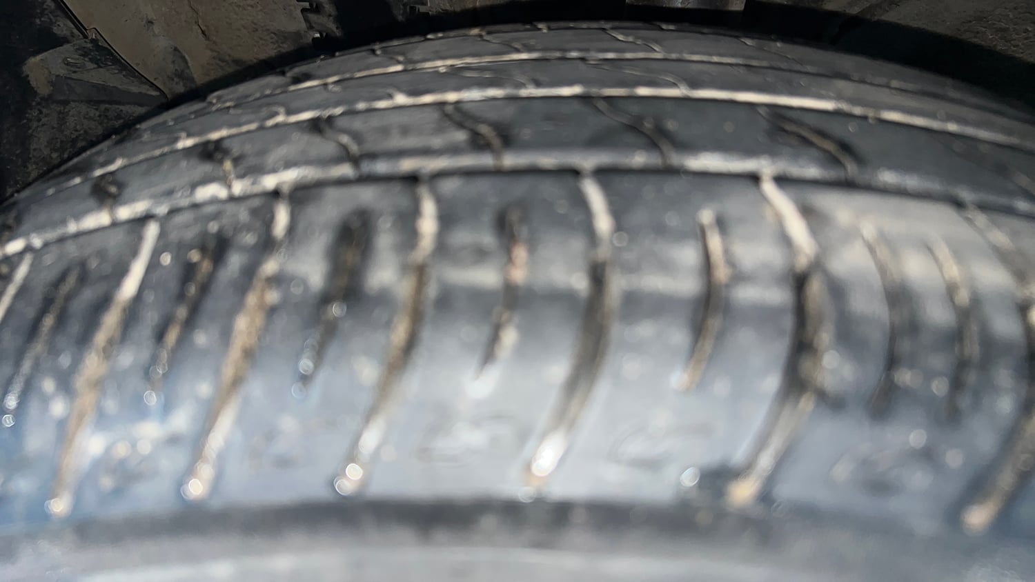 Used 2020 Kia Seltos GTX Plus DCT 1.4 Petrol Automatic tyres LEFT FRONT TYRE TREAD VIEW
