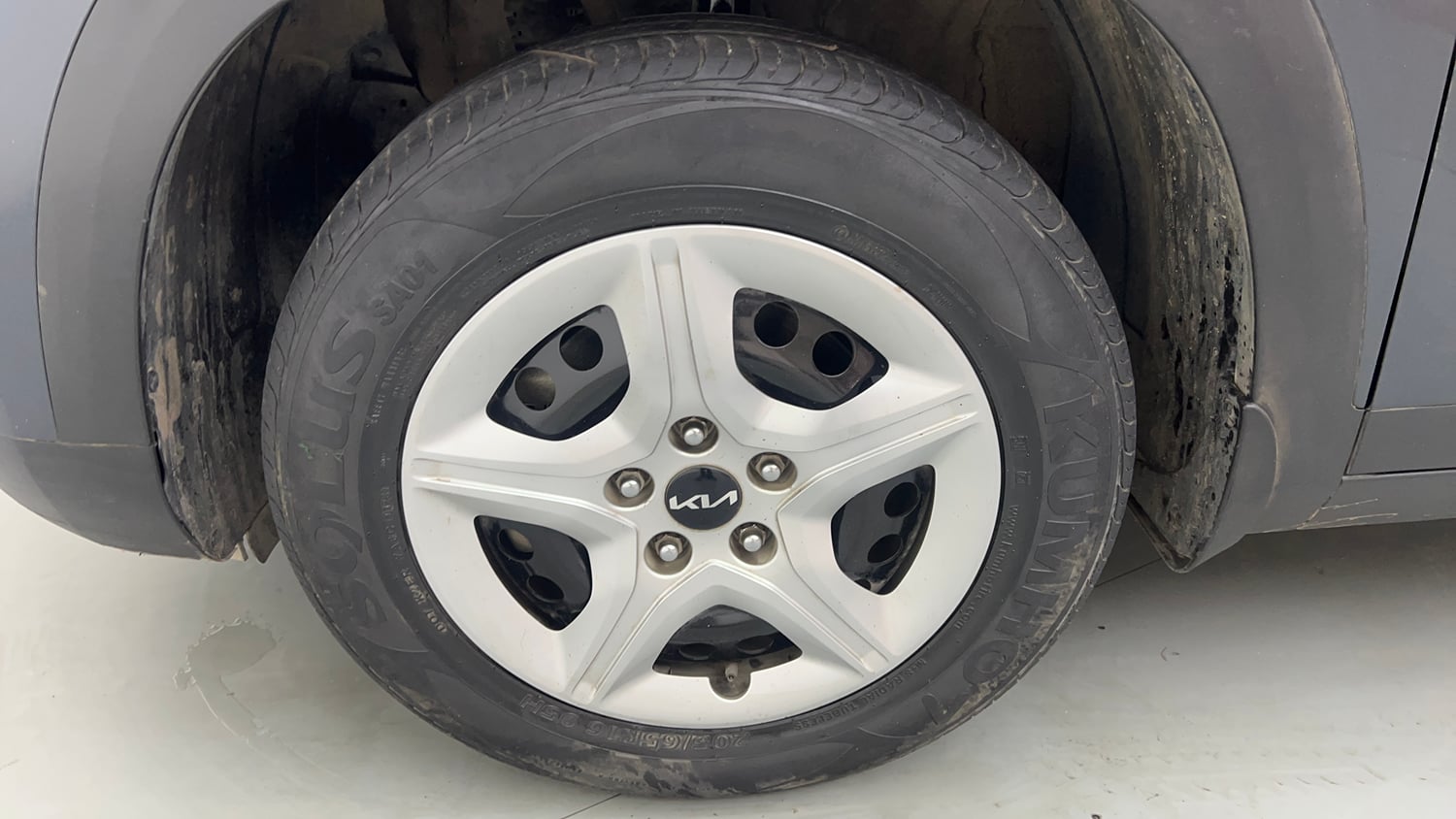 Used 2023 Kia Seltos HTK 1.5 Petrol Manual tyres LEFT FRONT TYRE RIM VIEW