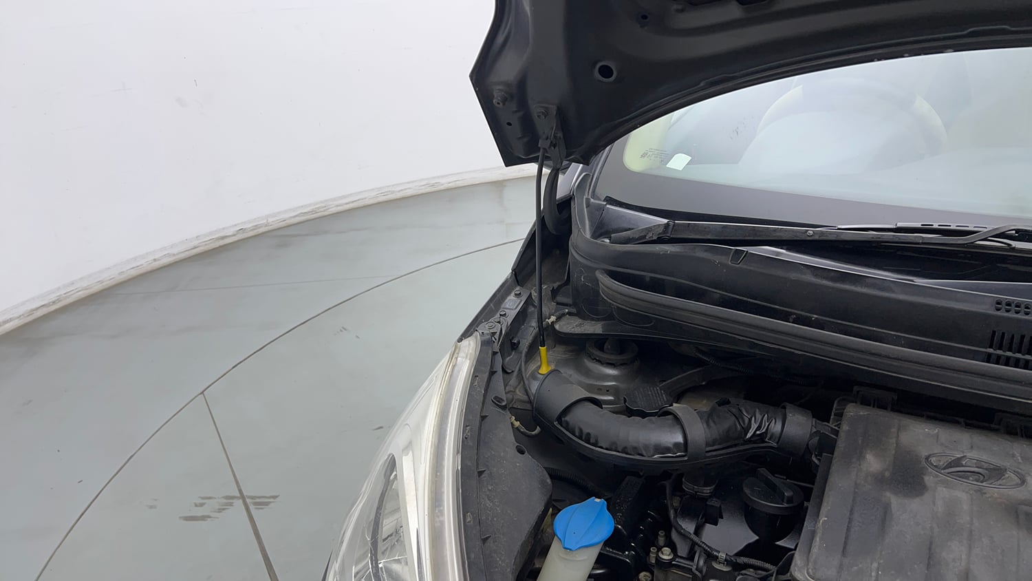 Used 2017 Hyundai Grand i10 Magna 1.2 Kappa VTVT Petrol Manual engine ENGINE RIGHT SIDE HINGE & APRON VIEW