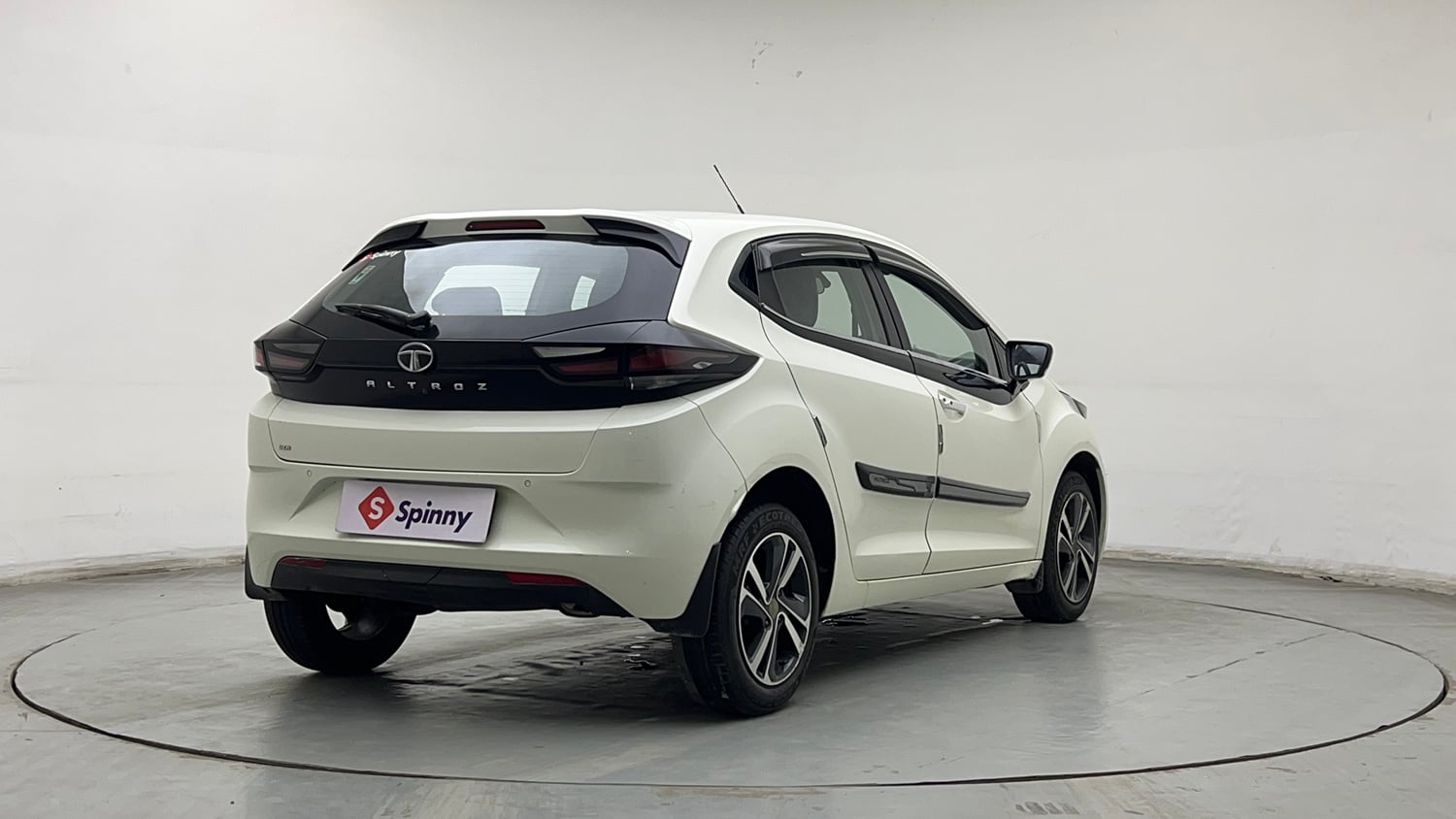 Used 2023 Tata Altroz XZA Petrol Petrol Automatic exterior RIGHT REAR CORNER VIEW