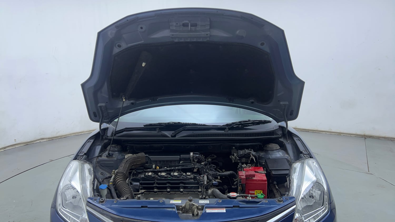 Used 2017 Maruti Suzuki Baleno Zeta 1.2 Petrol Manual engine ENGINE & BONNET OPEN FRONT VIEW