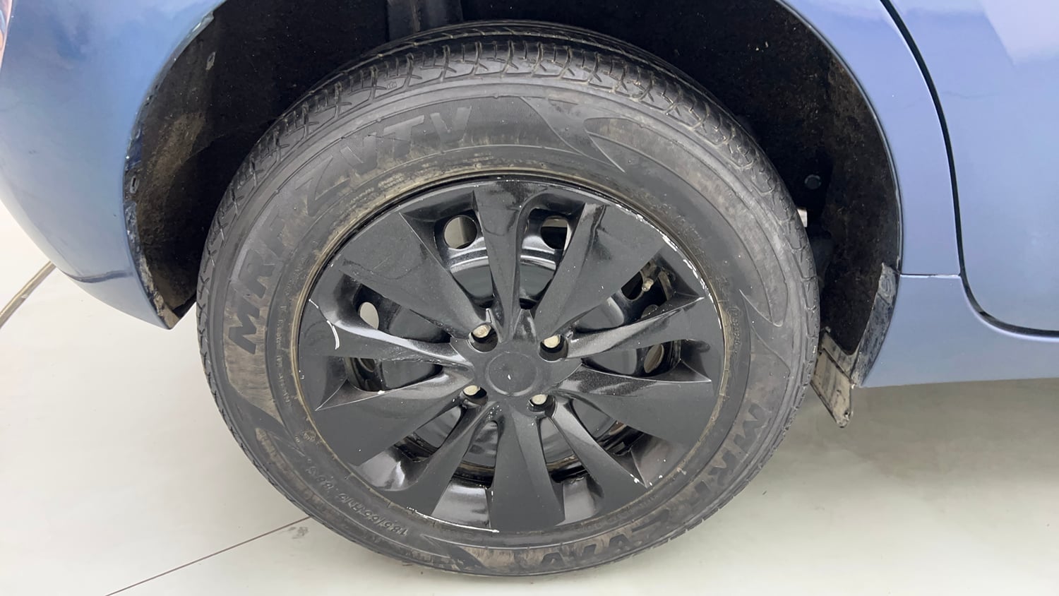 Used 2018 Maruti Suzuki Baleno Delta 1.2 Petrol Manual tyres RIGHT REAR TYRE RIM VIEW