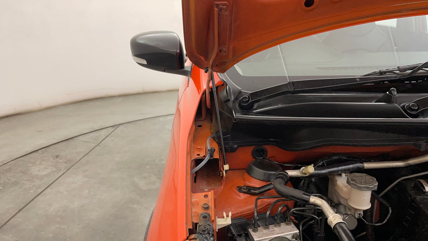 Used 2018 Maruti Suzuki Celerio X Zxi (O) AMT Petrol Automatic engine ENGINE RIGHT SIDE HINGE & APRON VIEW