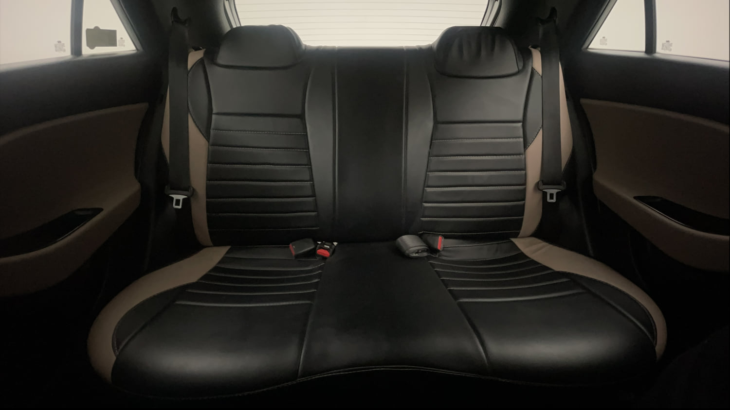 Used 2018 Hyundai Elite i20 Asta 1.2 Petrol Manual interior REAR SEAT CONDITION VIEW