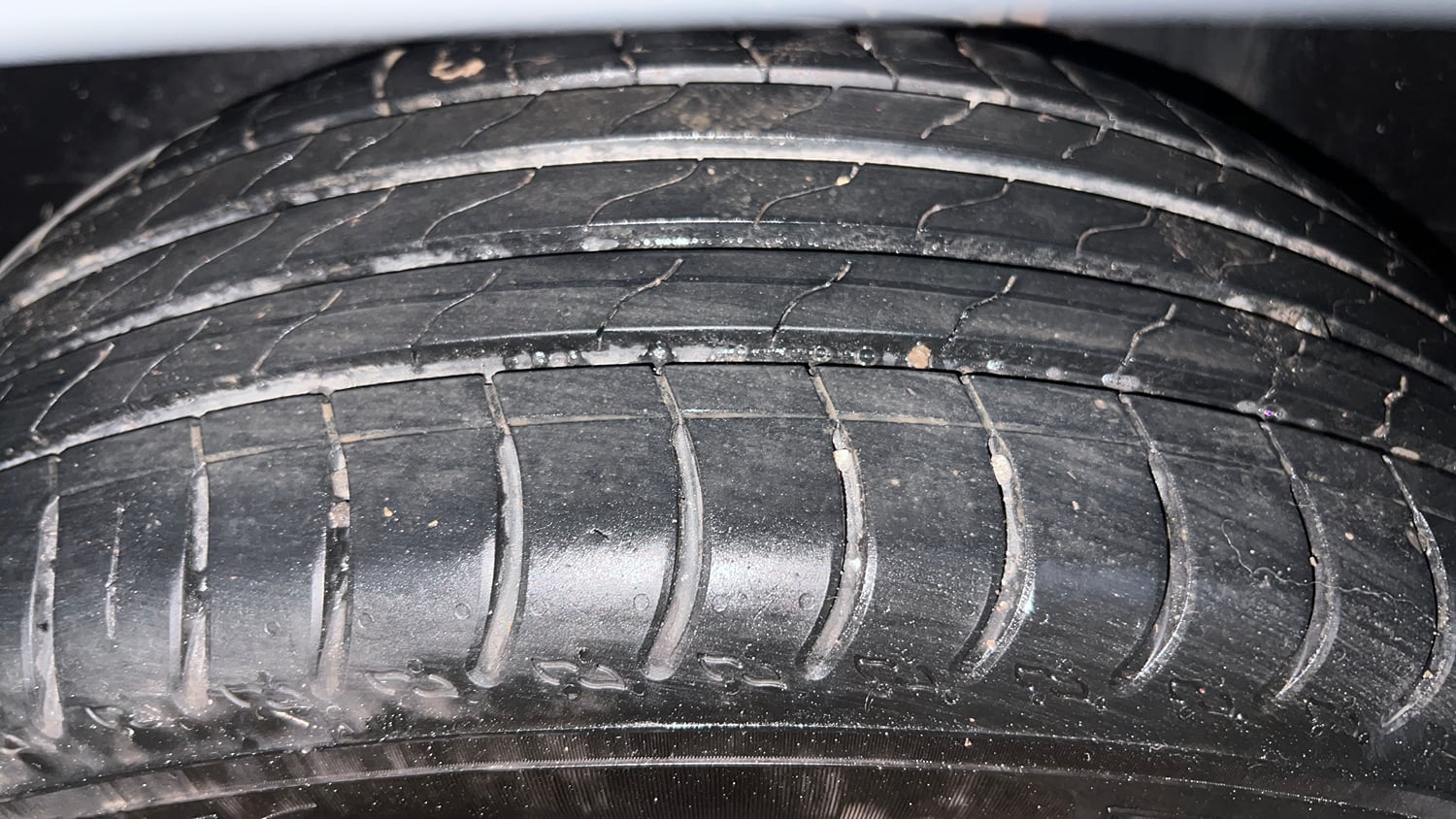 Used 2026 Skoda Kylaq Signature AT Petrol Automatic tyres LEFT REAR TYRE TREAD VIEW