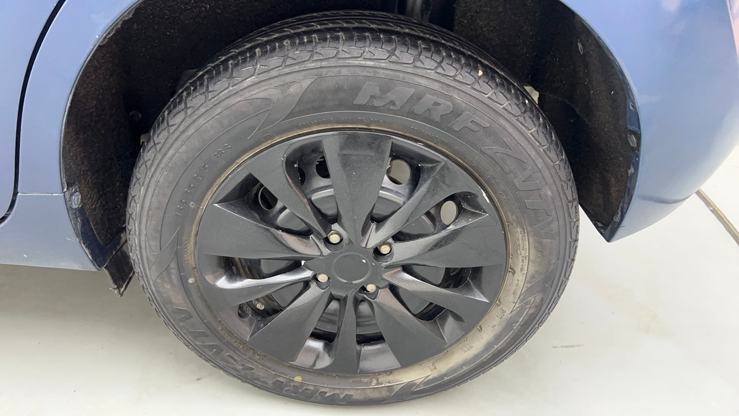 Used 2018 Maruti Suzuki Baleno Delta 1.2 Petrol Manual tyres LEFT REAR TYRE RIM VIEW