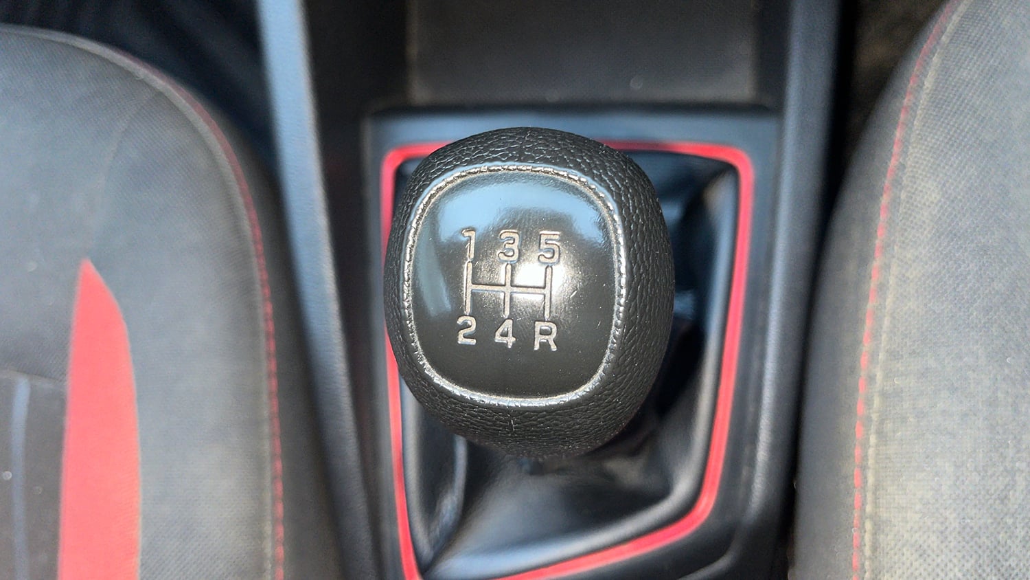 Used 2018 Hyundai Elite i20 Asta 1.2 Dual Tone Petrol Manual interior GEAR  KNOB VIEW