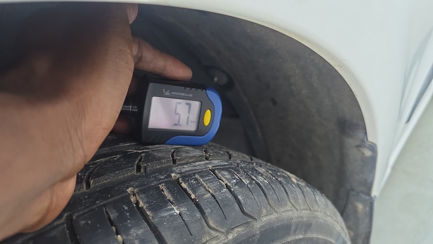 Used 2019 Hyundai Elite i20 Asta 1.2 (O) Petrol Manual tyres LEFT FRONT TYRE TREAD VIEW