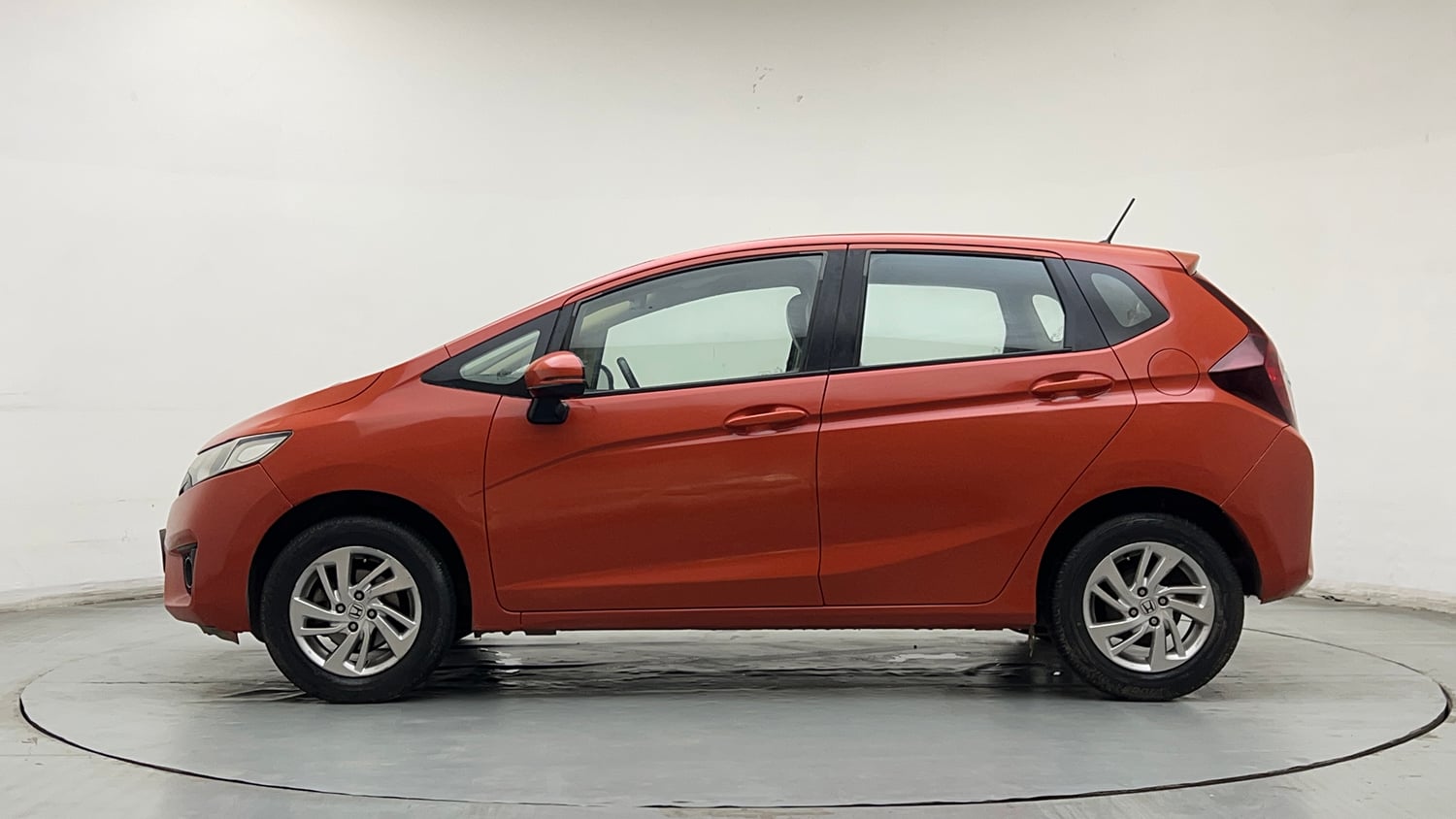 Used 2015 Honda Jazz V Petrol Petrol Manual exterior LEFT SIDE VIEW