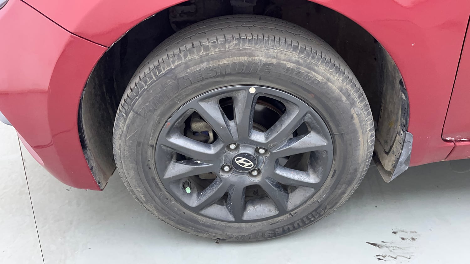 Used 2020 Hyundai Elite i20 Sportz Plus 1.2 Petrol Manual tyres LEFT FRONT TYRE RIM VIEW